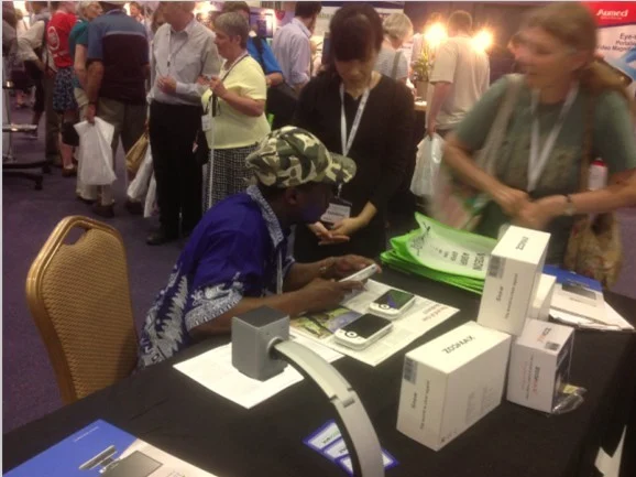 visitors at zoomax booth