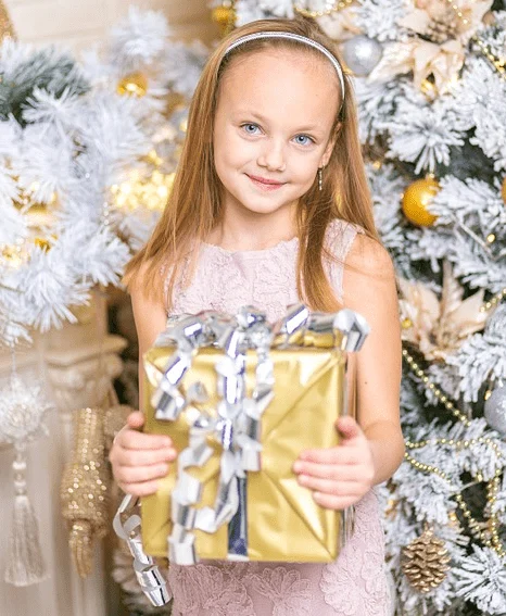 take a snow 7 hd handheld video magnifier as new year gift