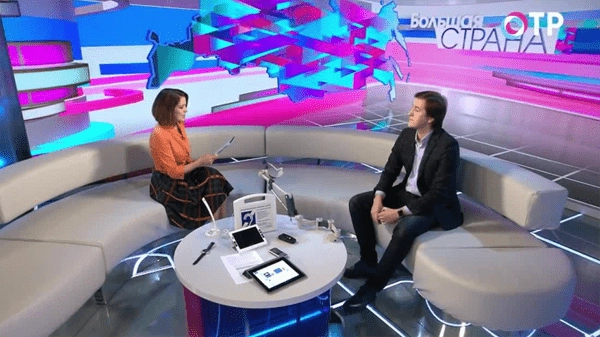 denis kuleshov displaying assistive devices on otr tv program zoomax snow 7 hd included
