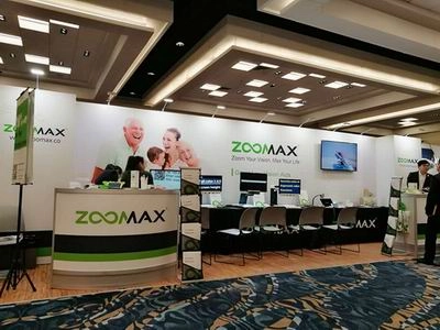 zoomax’s booth at 2017 csun