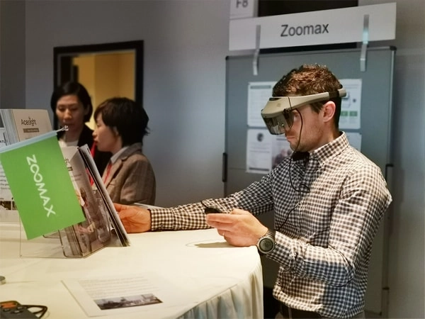 visitor trying acesight