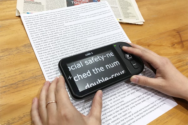 Luna S Electronic Video Magnifier For Low Vision - Clear Image