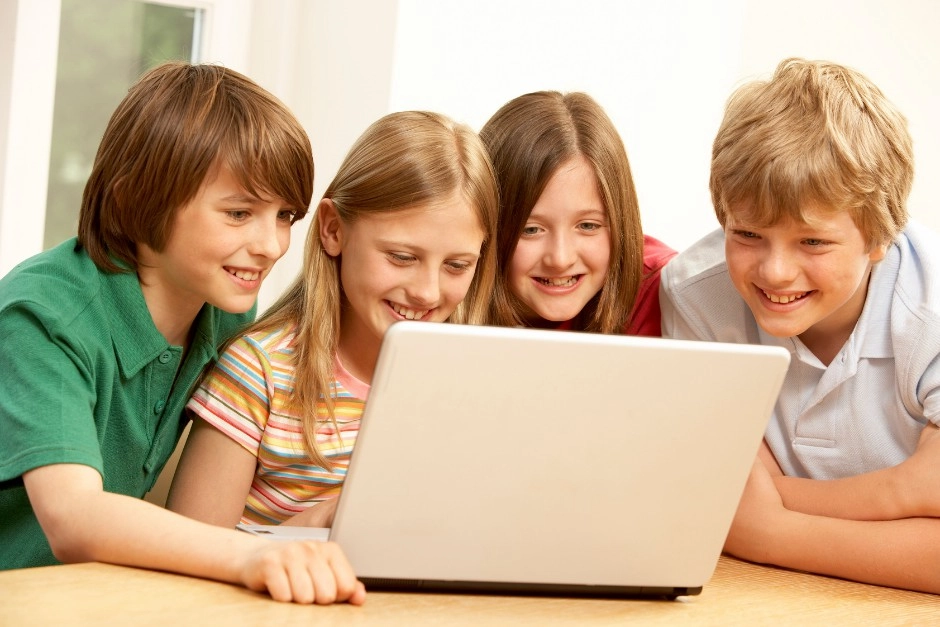 staring at the digital screens is harmful to the childrens eyes