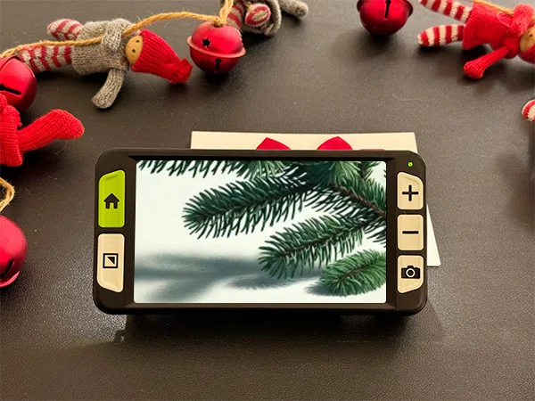 zoomax luna 6 for low vision diy christmas tree making