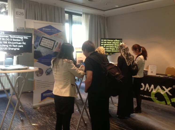 sightcity 2013 visitors test zoomax desktop video magnifiers