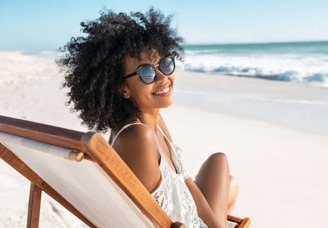 wear uv protective sunglasses to prevent photokeratitis