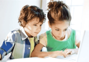kids using laptop